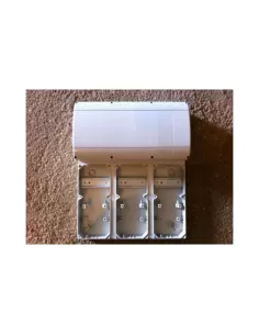 Bticino cqb18003 base 3 prese interbl con scato