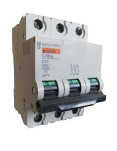 Merlin gerin 23878 interruttore magnetotermico 3p 10a 4,5k c 3 moduli c60