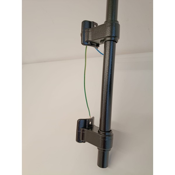 Lanzini 32500 Modern black metal lamp with E27 100W pole fitting